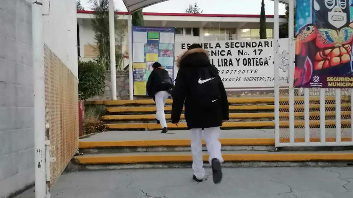 Esrudiantes, educación